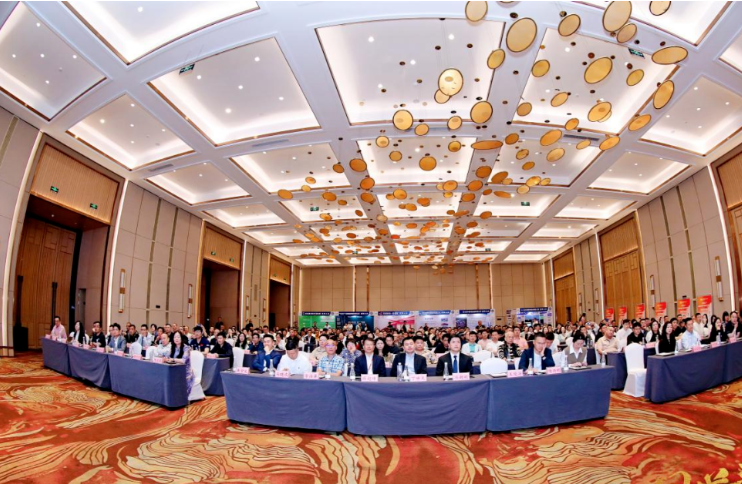 【2025年第三辑】：服务消费高质量发展的洗染行业